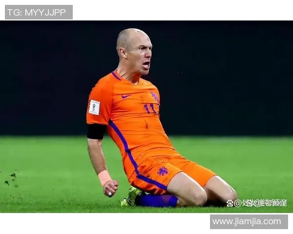 足球明星扔刀瞬间高清图片展示引发热议与讨论