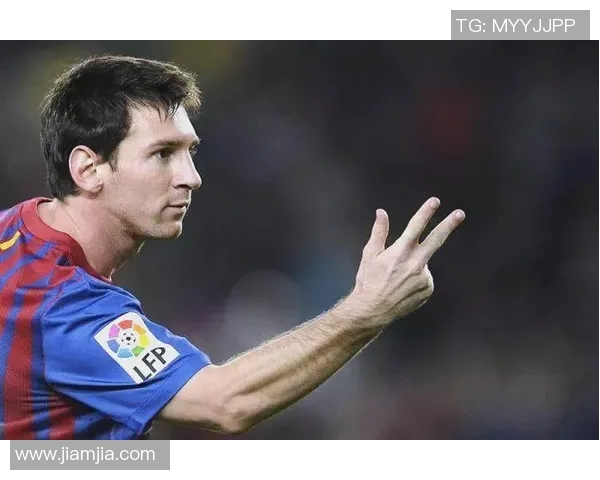 足球明星的象征物品揭示他们的个性与成就背后的故事 足球明星的象征物品揭示他们的个性与成就背后的故事